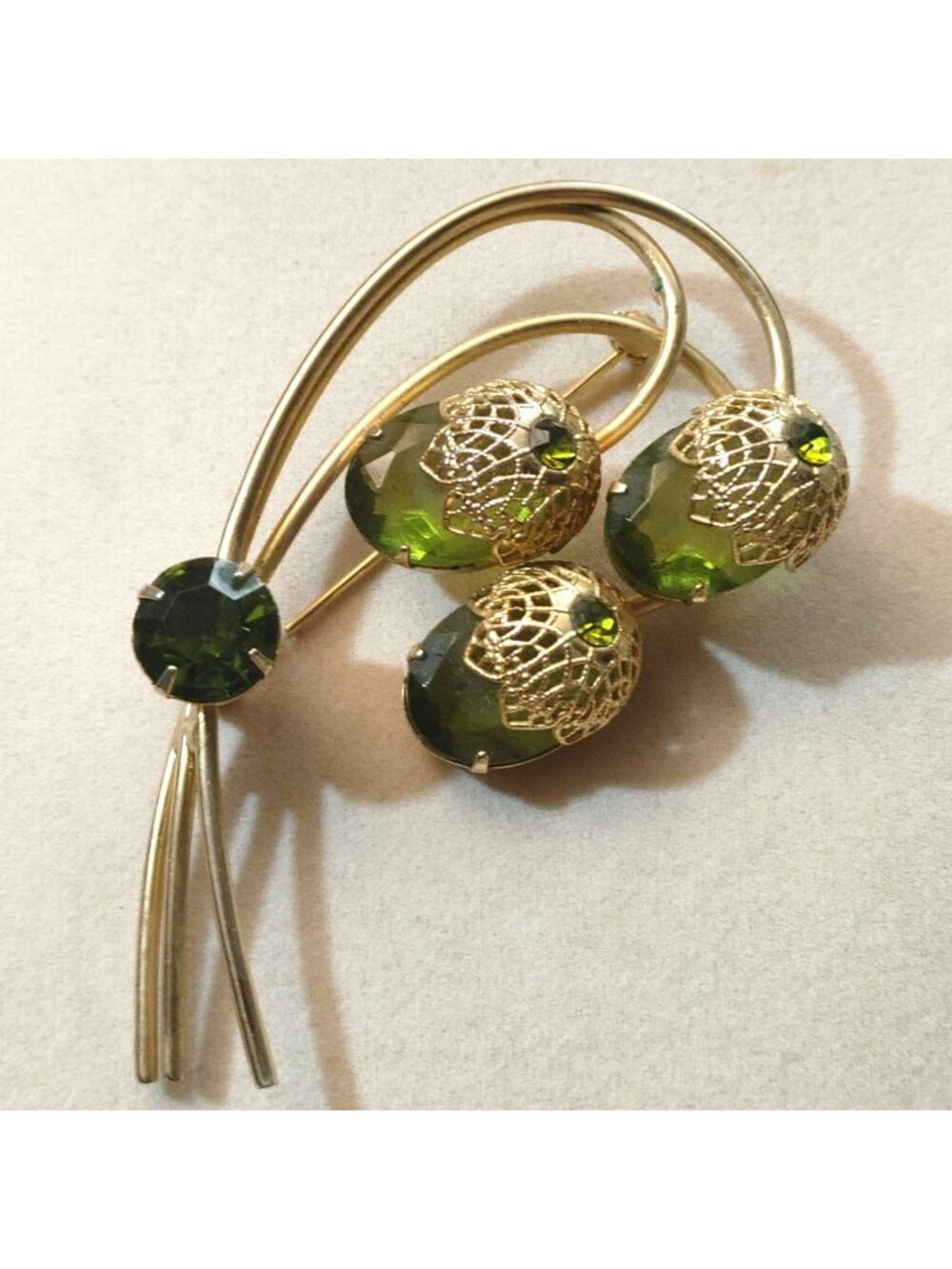 Brooch Pin Stamped Sarah Coventry Touch Of Elegance Rhinestones Filigree Caps